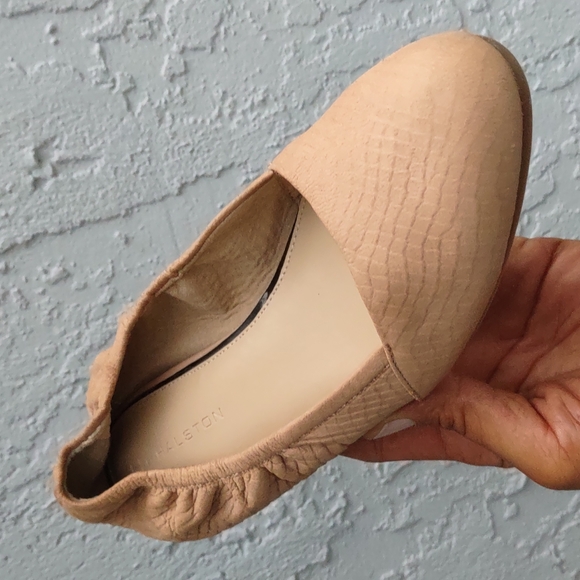 H by Halston Mollie Snake Embossed Camel Leather Flats - Picture 1 of 17